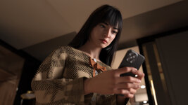 LewdCorner_yushulookdownatphonesms.jpg LewdCorner_yushulookdownatphonesms.jpg