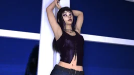 Weekend_Spin_Dare_Ash_Pose_5.webp