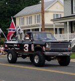 HE0va2dbwAA9J4a.jpg